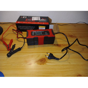 Зарядний пристрій для автомобільного акумулятора XJB1210-2 12V 10A / 14.6V LiFePo4 (17121)