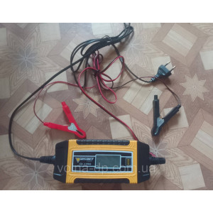 Зарядний пристрій Forte CD-4 PRO