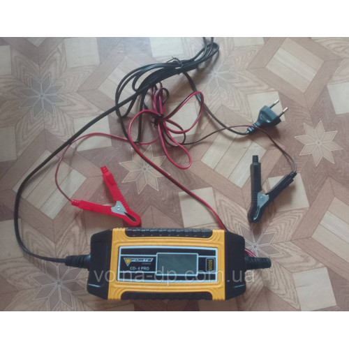Зарядний пристрій Forte CD-4 PRO